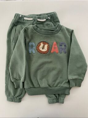 Target Green 'ROAR' Lion Sweatshirt and Jogger Set